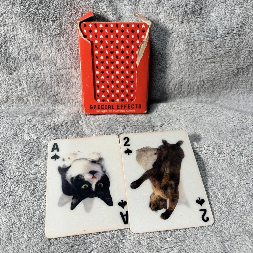 Kikkerland 3-D CAT Playing Cards Lenticular 3D Special Effects